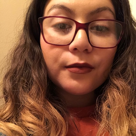 Meet your Posher, Julia - Picture 1 of 1